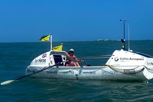 Девушка в одиночку переплыла Атлантику и поставила сразу три мировых рекорда