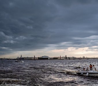 Перед грозой на Неве.