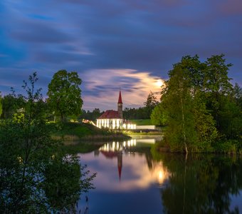Луна осветила Приоратский дворец