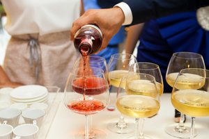 Мужчины и женщины по-разному принимают решения под алкоголем