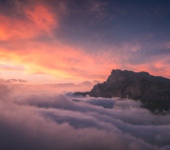 Закат с видом на гору Дашсар