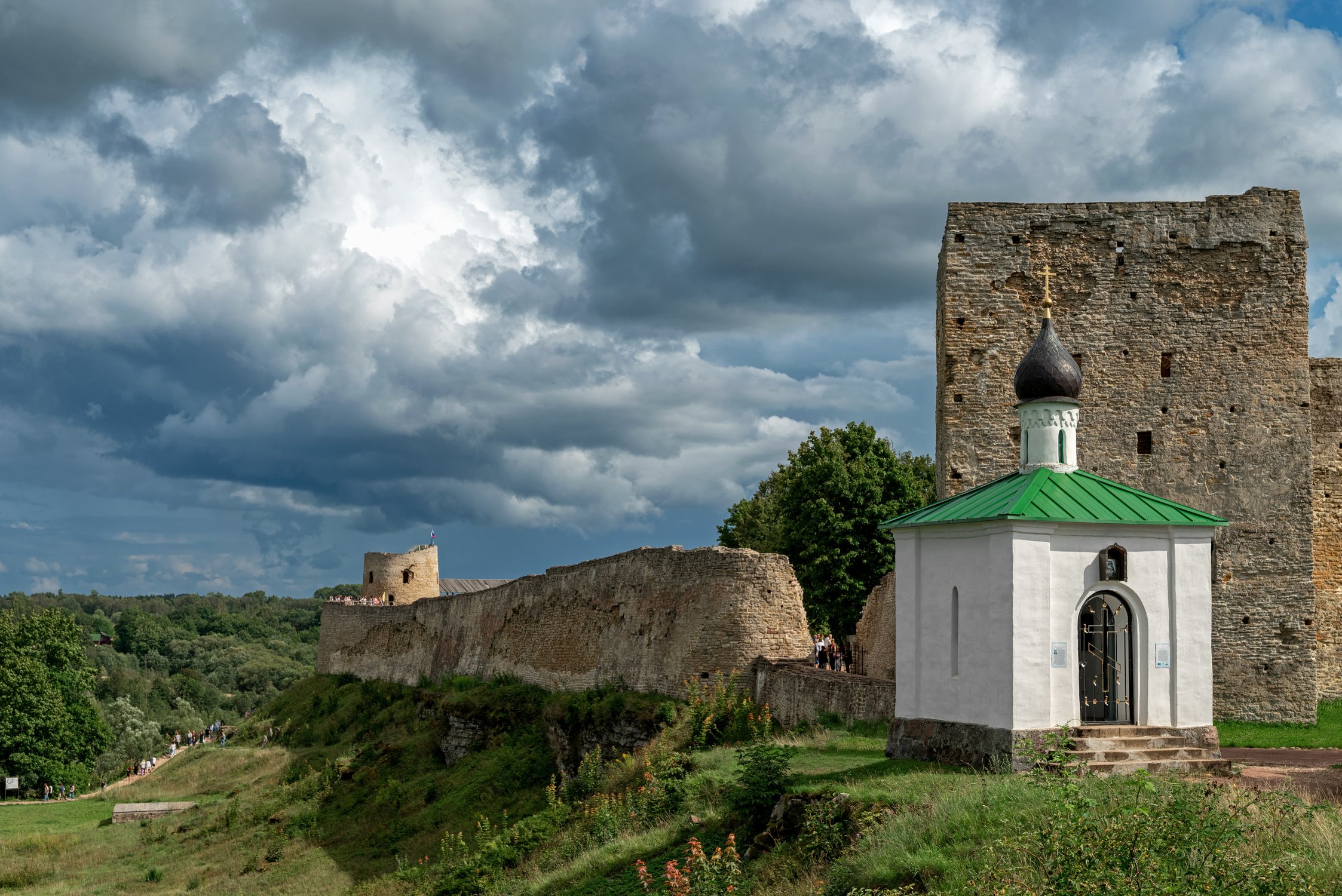 Изборская крепость