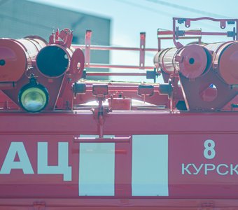 памятник пожарному ретро-автомобилю ЗИЛ-130. город Курск