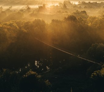 Рассвет над подвесным мостом через Дон
