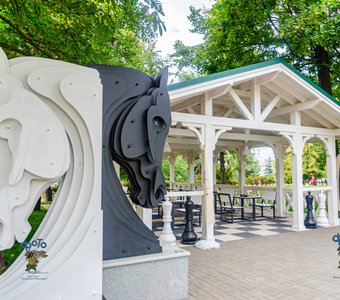 Шахматная беседка в Первомайском парке. город Курск