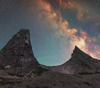 Млечный путь над Параболой