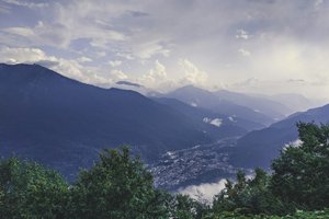 Сочи накрыли мощные ливни: в городе наводнения и стихийные водопады