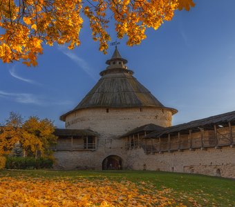 Осень... У Покровской башни...