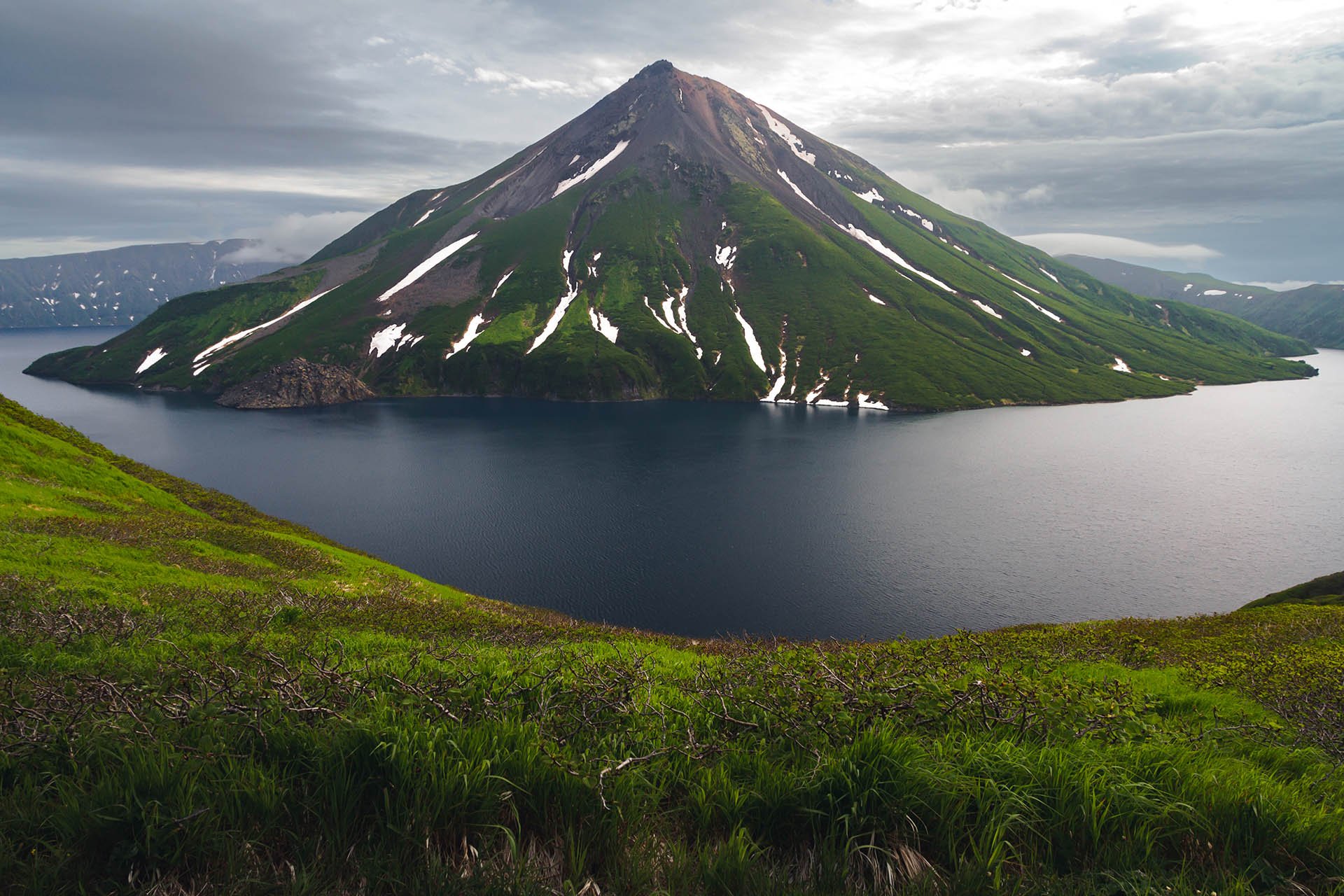 Вулкан Креницына. Остров Онекотан