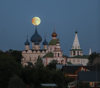 Суздальское полнолуние