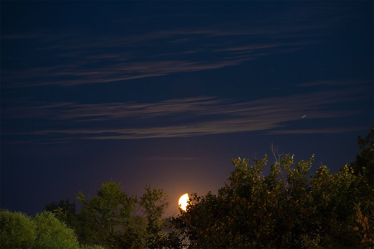 Восходящая луна