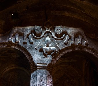 Барельеф в монастыре Гегард