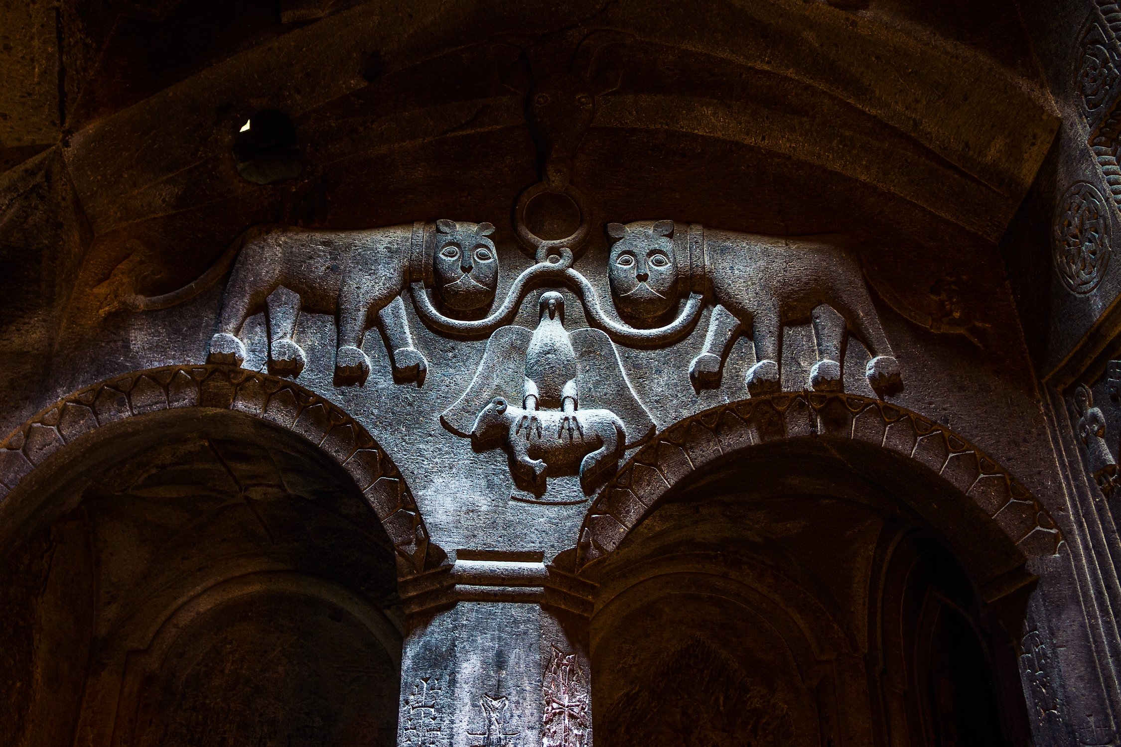 Барельеф в монастыре Гегард