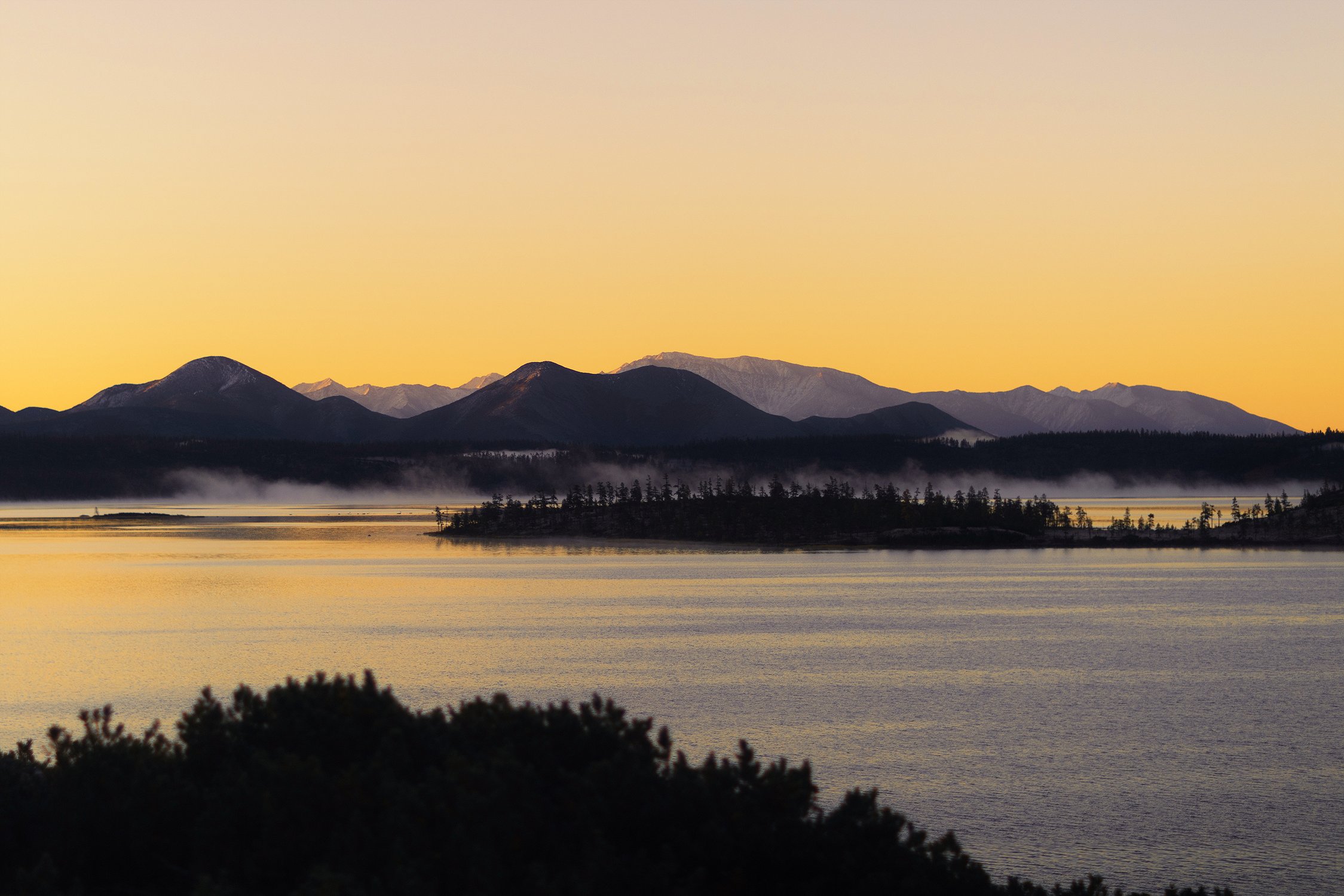 Раннее утро на озере Джека Лондона