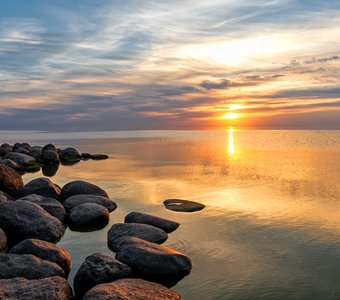 Закат на озере