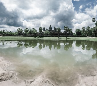 Широкий взгляд на Ангкор Ват