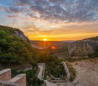 Неповторимый закат над Бахчисарайским районом
