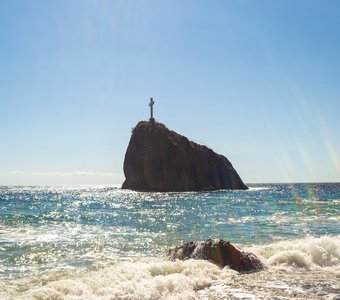 Георгиевская скала с крестом. Вид на Русское море.