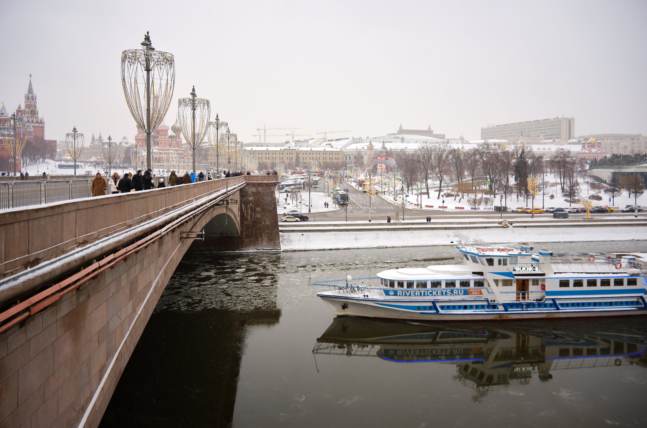 «Чижик» на Москве-реке
