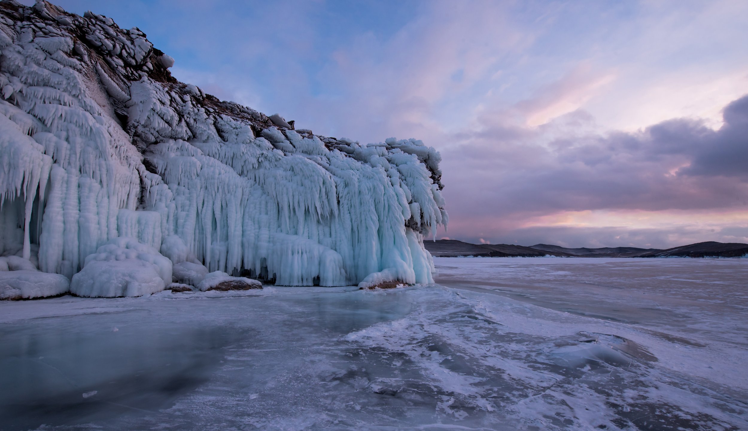 Байкал. Январь. Остров Хубын
