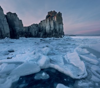 Вечер среди льдов Японского моря