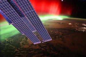 Полярное сияние с борта МКС: красивое видео от российского космонавта