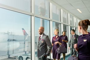 Мужчина годами летал бесплатно, выдавая себя за пилота