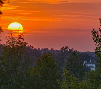 Закат в Изборске
