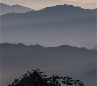 Цветные горы Хуаншаня