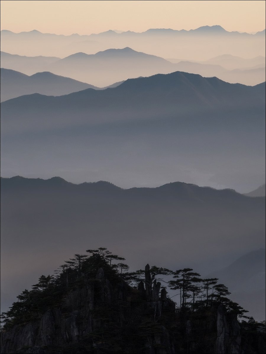 Цветные горы Хуаншаня