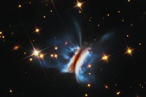 Космический «сэндвич» размером в сорок Солнечных систем: астрофото