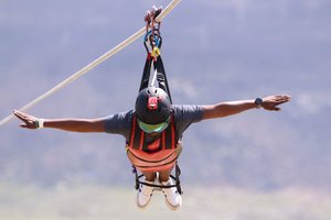 Где прокатиться на самом длинном зиплайне в мире?