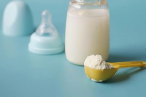 В аэропорту Иркутска у малыша отобрали молоко