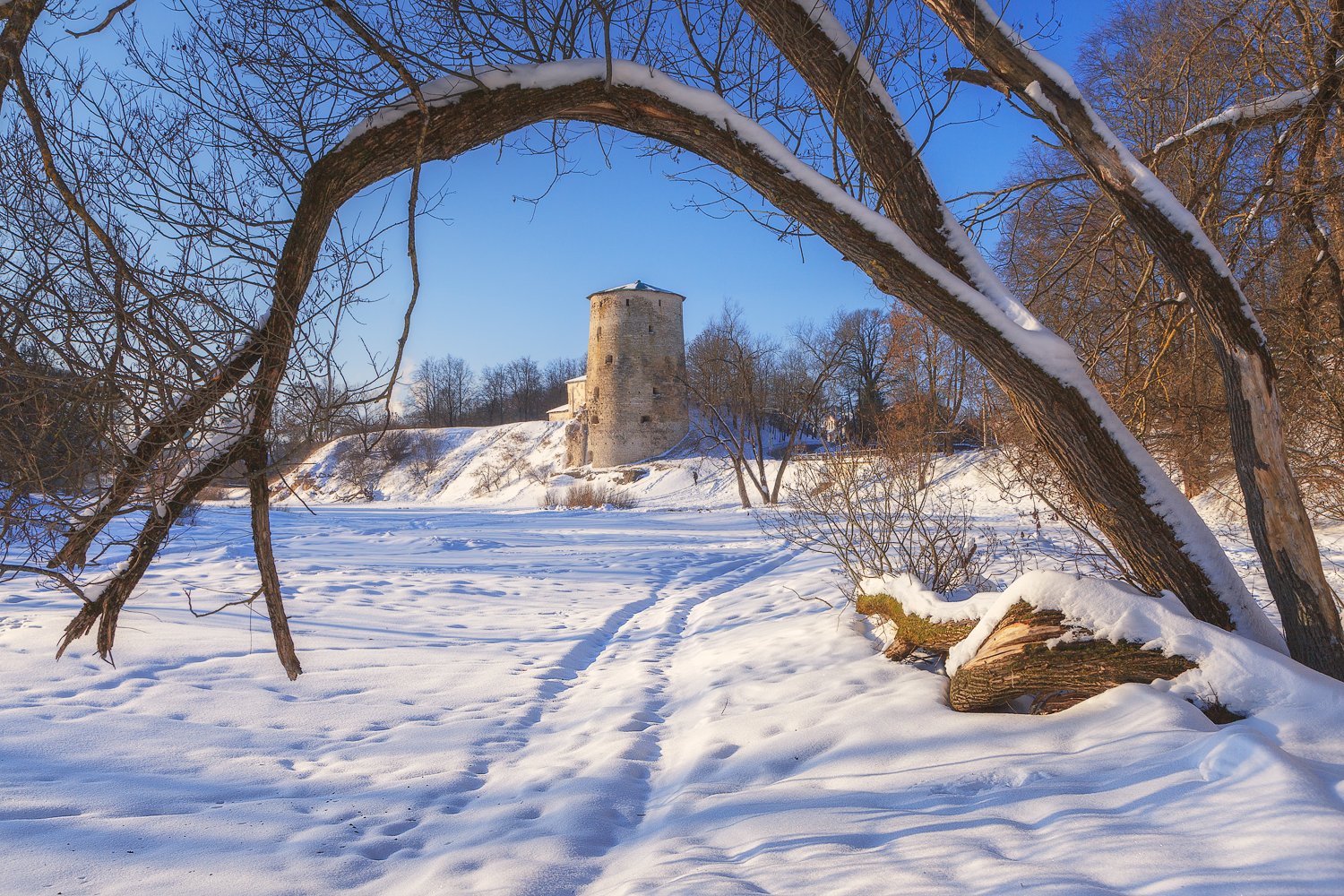 Зима... Вид на Гремячую башню