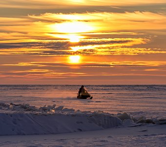 Закат на озере