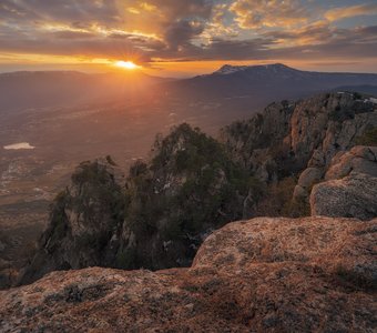 Закат с видом на Чатыр-Даг