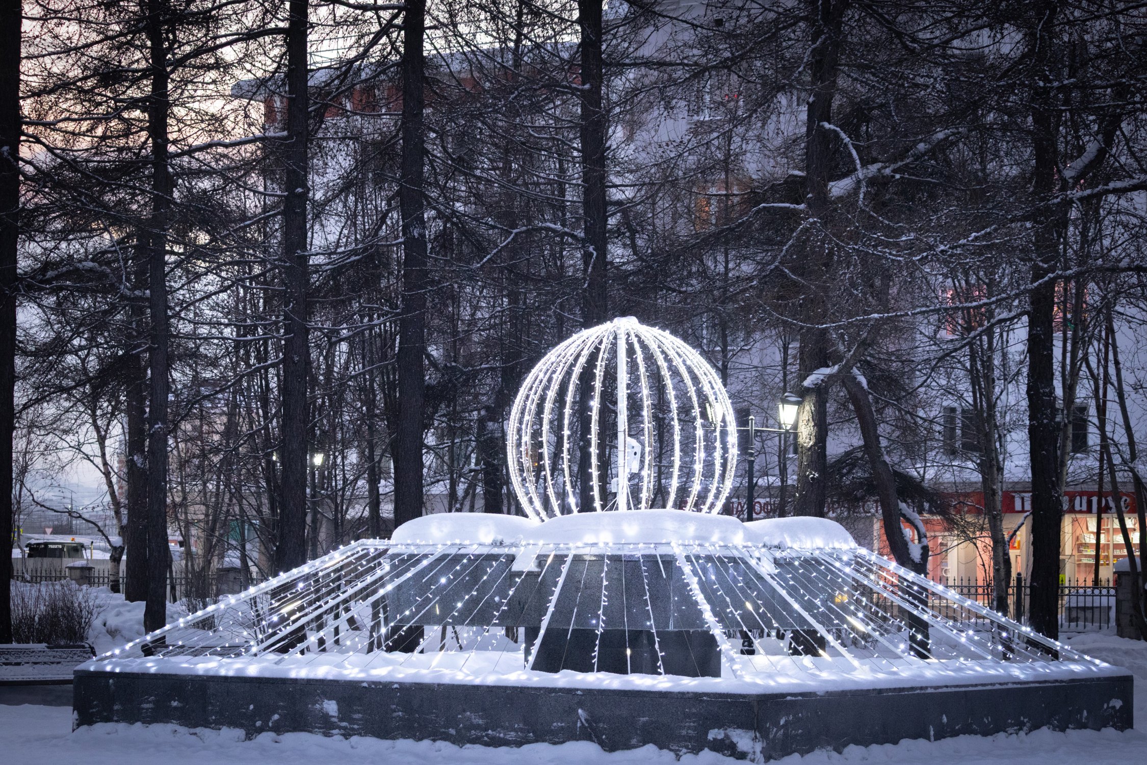 Зимний фонтан Мурманска