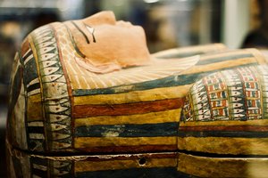 Зачем учёные нюхают египетские мумии?