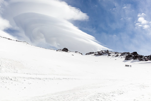 Эльбрус под контролем: с 2027 года за восхождение могут ввести сбор до 30 тысяч рублей