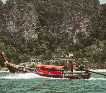 Лонгтейл в Андамандском море, Краби, Тайланд