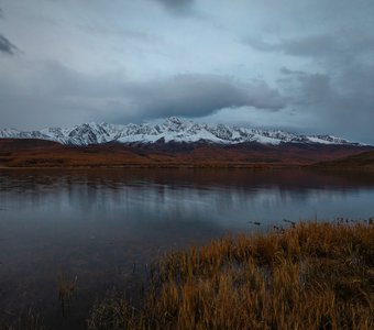 Одинокое озеро