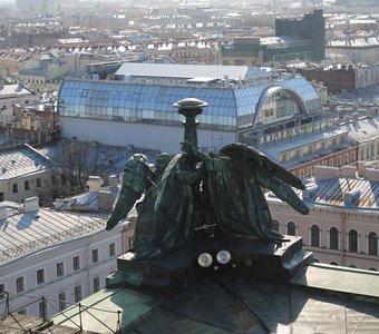 Вид с колоннады Исаакиевского собора на Санкт-Петербург