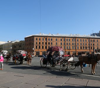 Кареты -развлечение для туристов