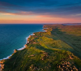 Мыс 1000 бухты, Крым.