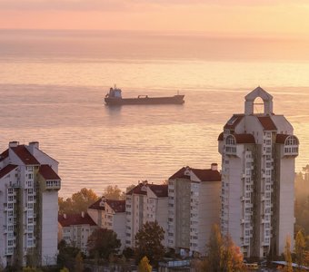 Судно. Ялта. Закат.