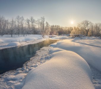 В свете восходящего солнца