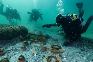 На дне озера нашли множество артефактов библейской эпохи