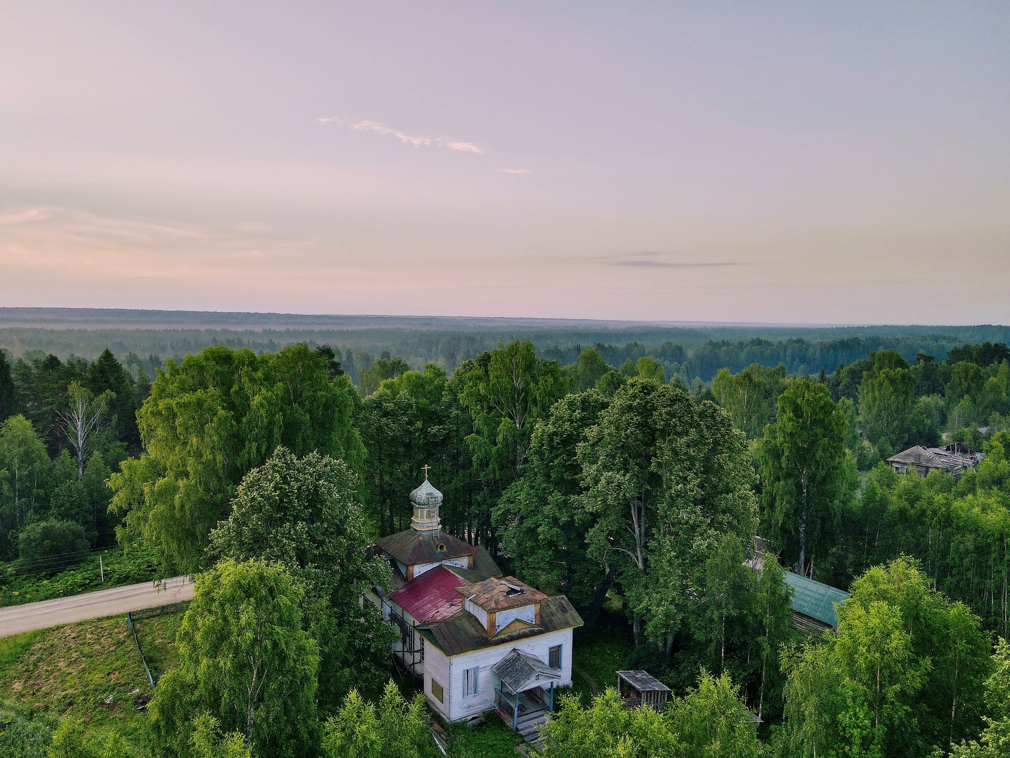 Розовеющая даль