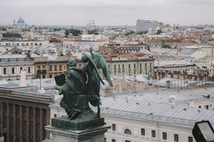 В Госдуме предлагают узаконить прогулки по крышам Петербурга