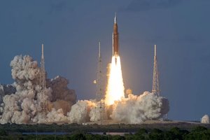 Миссия «Артемида» стартовала к Луне: это первая за долгое время пилотируемая экспедиция